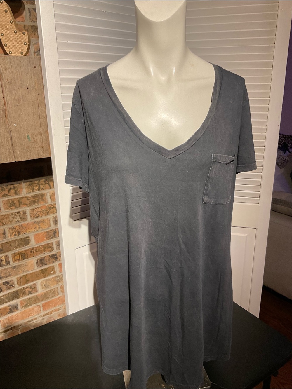 torrid charcoal black washed v-neck tee shirt size 2